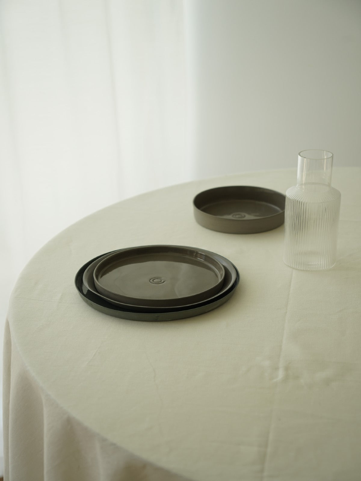 RHEA PLATE GREY – 17cm