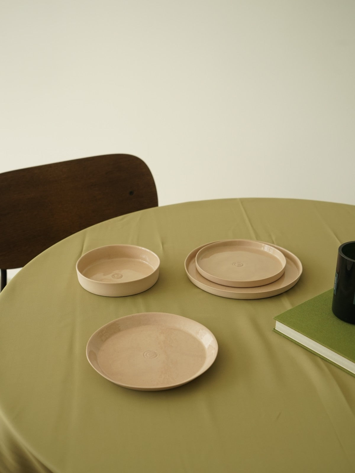 RHEA PLATE BEIGE – 22cm